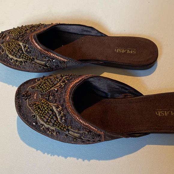NWT Splash Brown Ornate Beaded Flats - Picture 5 of 8